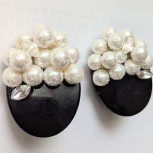 Vintage Black and White Clip On Pearl Cluster Earrings